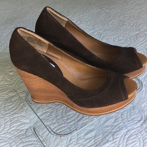 Steve Madden brown suede wedges